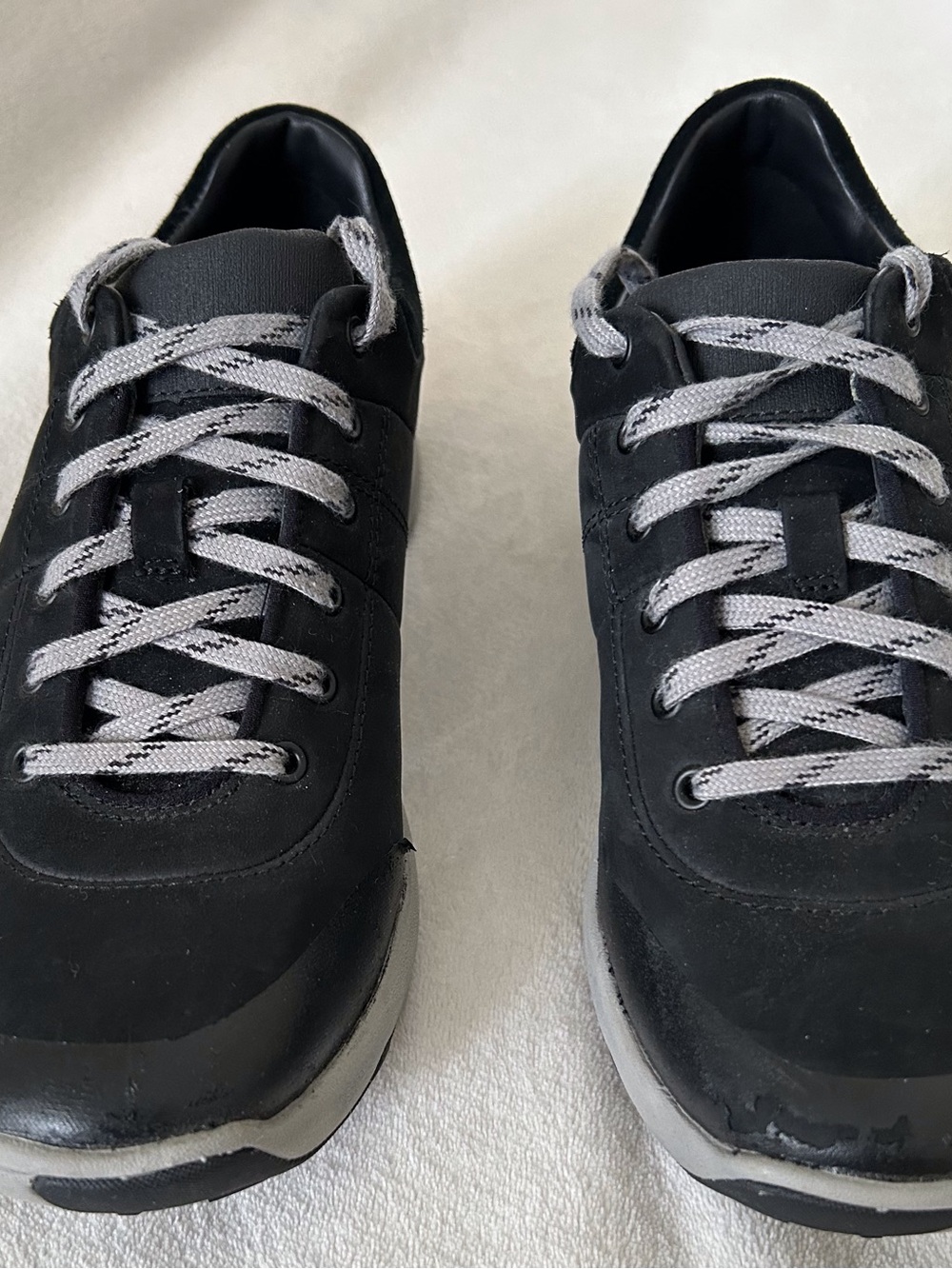 Women’s Clarks Unstructured Wavewalk Black Sneakers - 8W